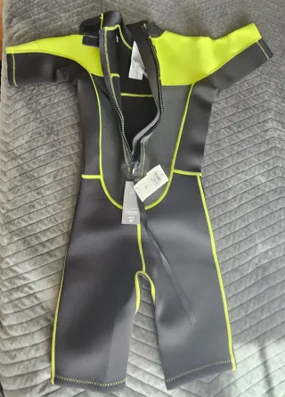Traje neopreno corto niño.Talla 10