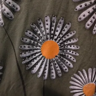 Blusa verde con stampa floreale