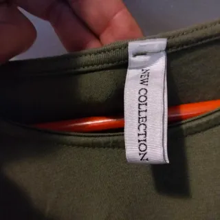 Blusa verde con stampa floreale