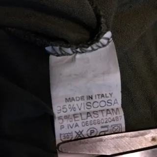 Blusa verde con stampa floreale