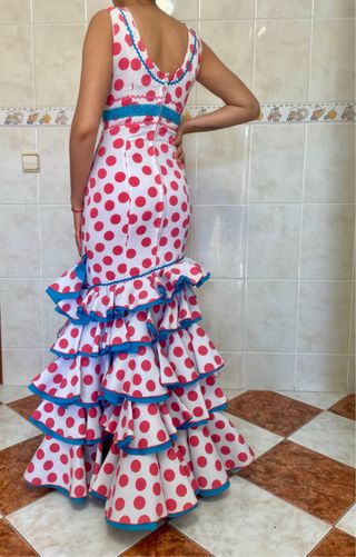 Vestido de lunares rosa y blanco