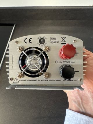 Inversor de corriente 12V / 230V AC