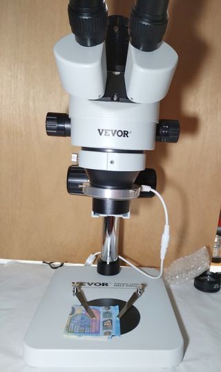 Microscopio estereoscópico de hasta 90 aumentos