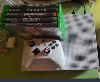 Xbox One S con la scatola originale e 5 giochi