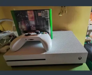 Xbox One S con la scatola originale e 5 giochi