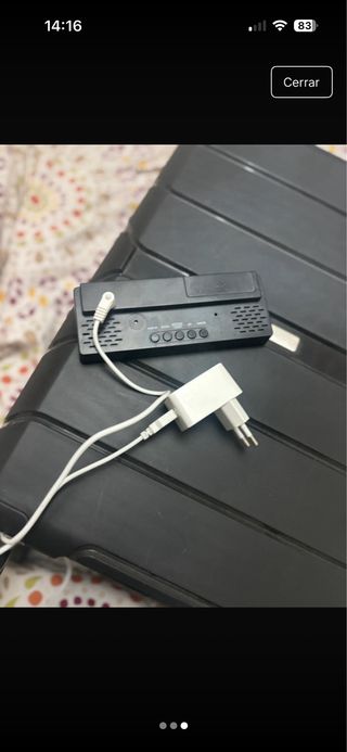 Reloj despertador digital negro