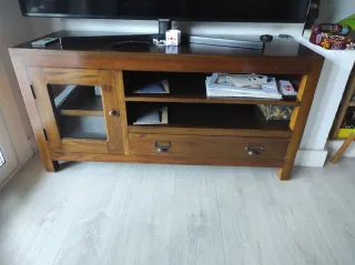 Mueble TV salón madera y cristal