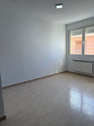 Se vende piso con garaje