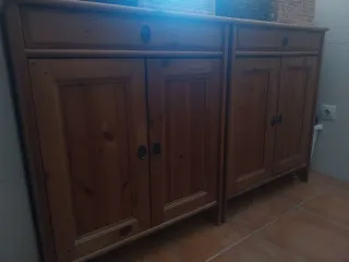 Mueble bajo de madera Ikea