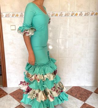 Traje de flamenca volantes floral