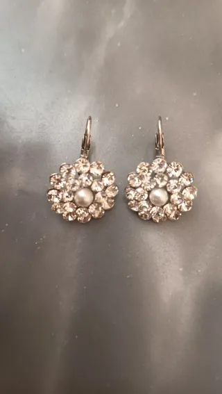 Orecchini fiore con perla e strass