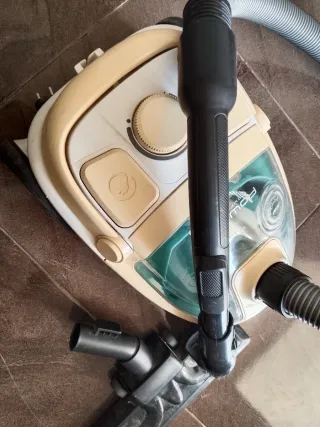 Aspiradora Rowenta con bolsa