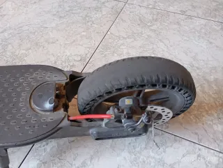 Xiaomi Pro 2 con ruedas antipinchazo