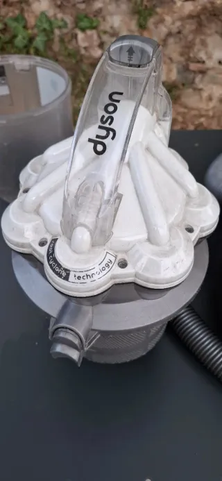 Dyson DC-19 per pezzi di ricambio