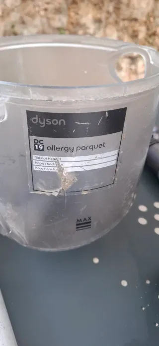 Dyson DC-19 per pezzi di ricambio