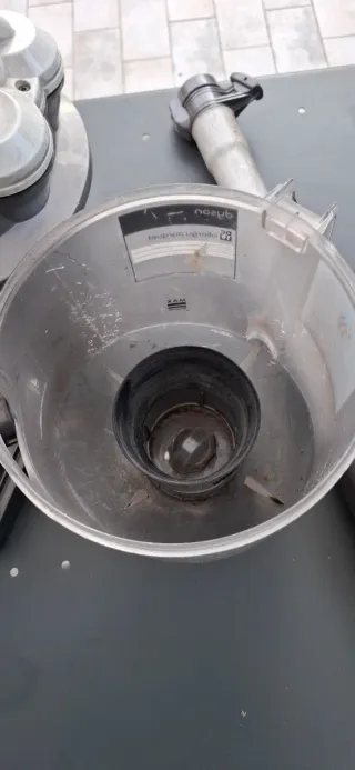 Dyson DC-19 per pezzi di ricambio