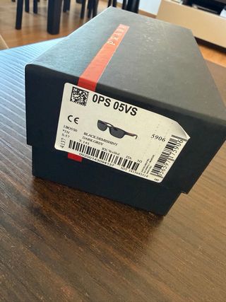 Gafas de sol Prada negras mod: 0PS 05VS