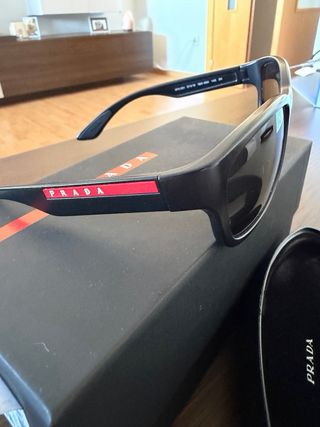 Gafas de sol Prada negras mod: 0PS 05VS