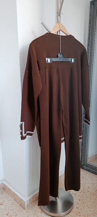 Conjunto jersey + pantalón. Nuevo sin estrenar y c