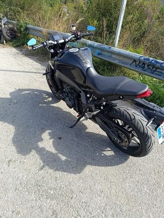 Yamaha MT09 Negra