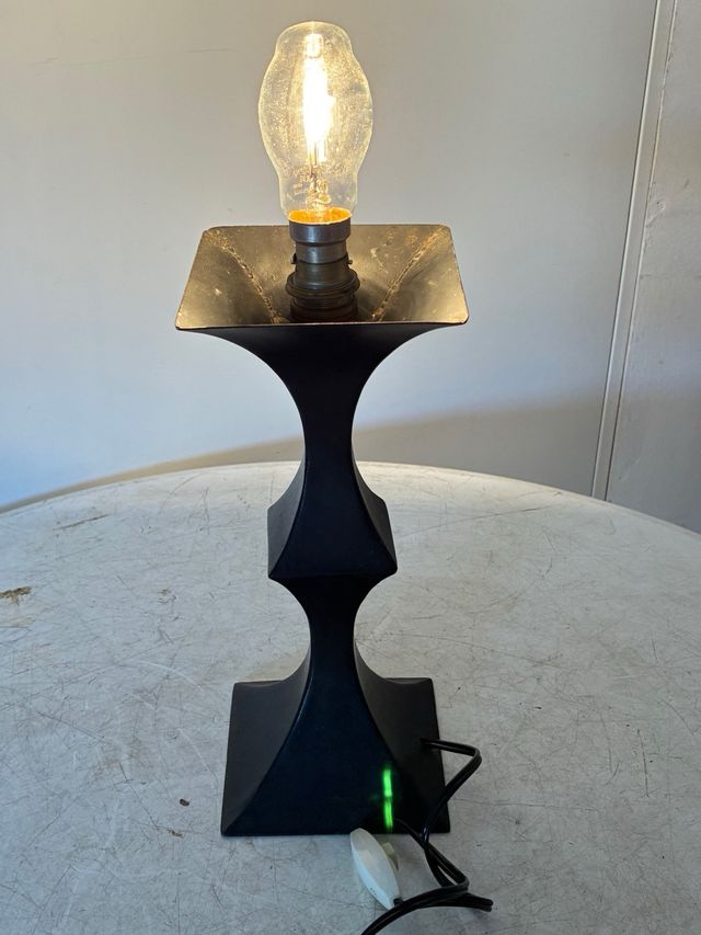 Lámpara Mesa Vintage Metal Negra