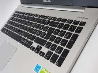 ASUS ORDENADOR PORTÁTIL i7 SSD GRÁFICA NVIDIA