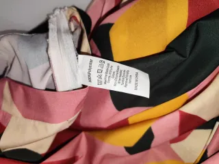 Falda midi estampada triángulos