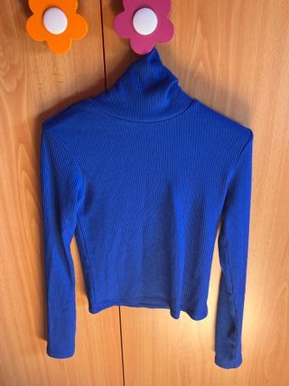 Jersey cuello alto azul eléctrico ajustado
