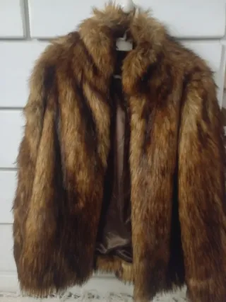 Cappotto in lana 100% con colletto di pelo e cappotti di pelo