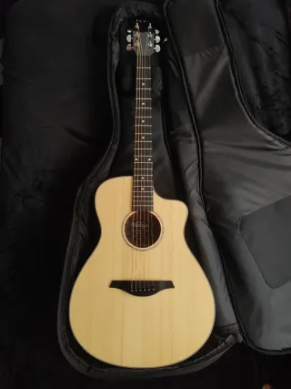 Guitarra Electroacústica VINTAGE + Estuche