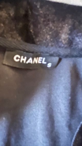 Pijama de terciopelo negro Chanel
