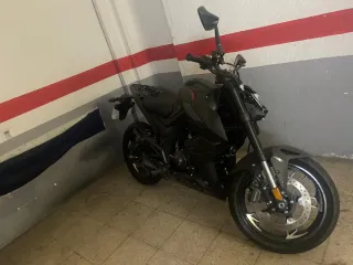 Zontes 125 Naked Negra