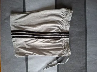 Pantaloncini Adidas grigi S
