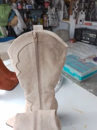 Botas de mujer beige nuevas