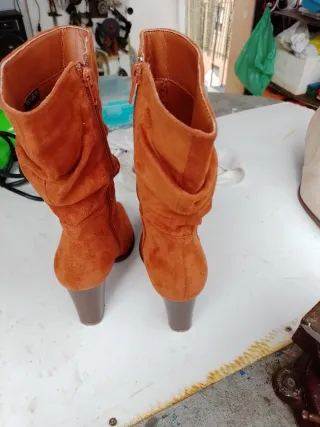 Botas de mujer beige nuevas