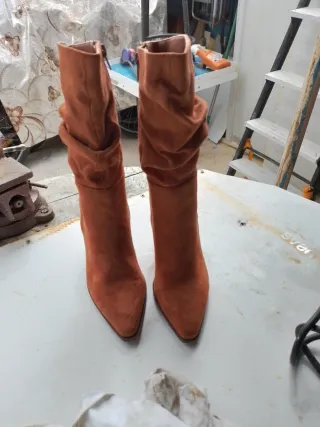 Botas de mujer beige nuevas