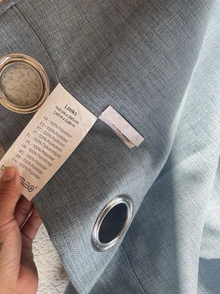 Cortinas azules con ojales