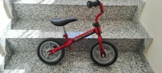 Bicicleta de equilibrio Chicco Roja