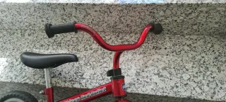 Bicicleta de equilibrio Chicco Roja