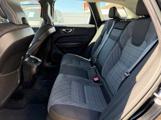 Volvo XC60 B4 197cv pegantina ECO