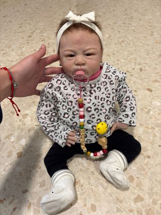 Bebé Reborn con chupete