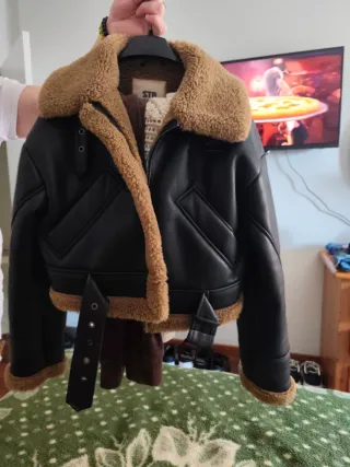 Chaqueta negra con capucha hombre y mujer talla m