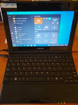 Portátil Toshiba NB500 Negro