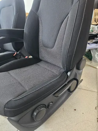 Asientos Delanteros Mercedes Clase V W447