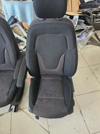 Asientos Delanteros Mercedes Clase V W447