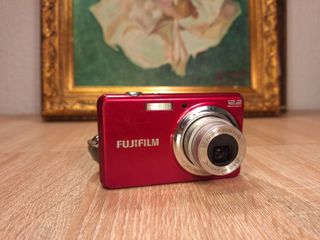 Cámara Digital Fujifilm Finepix J32 Roja