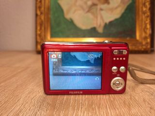 Cámara Digital Fujifilm Finepix J32 Roja