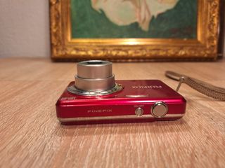 Cámara Digital Fujifilm Finepix J32 Roja
