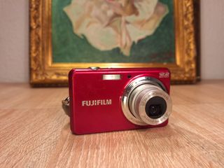 Cámara Digital Fujifilm Finepix J32 Roja