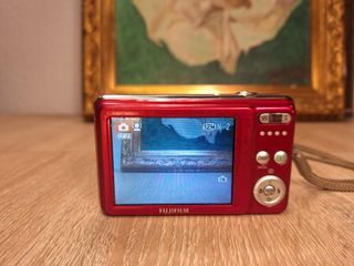 Cámara Digital Fujifilm Finepix J32 Roja